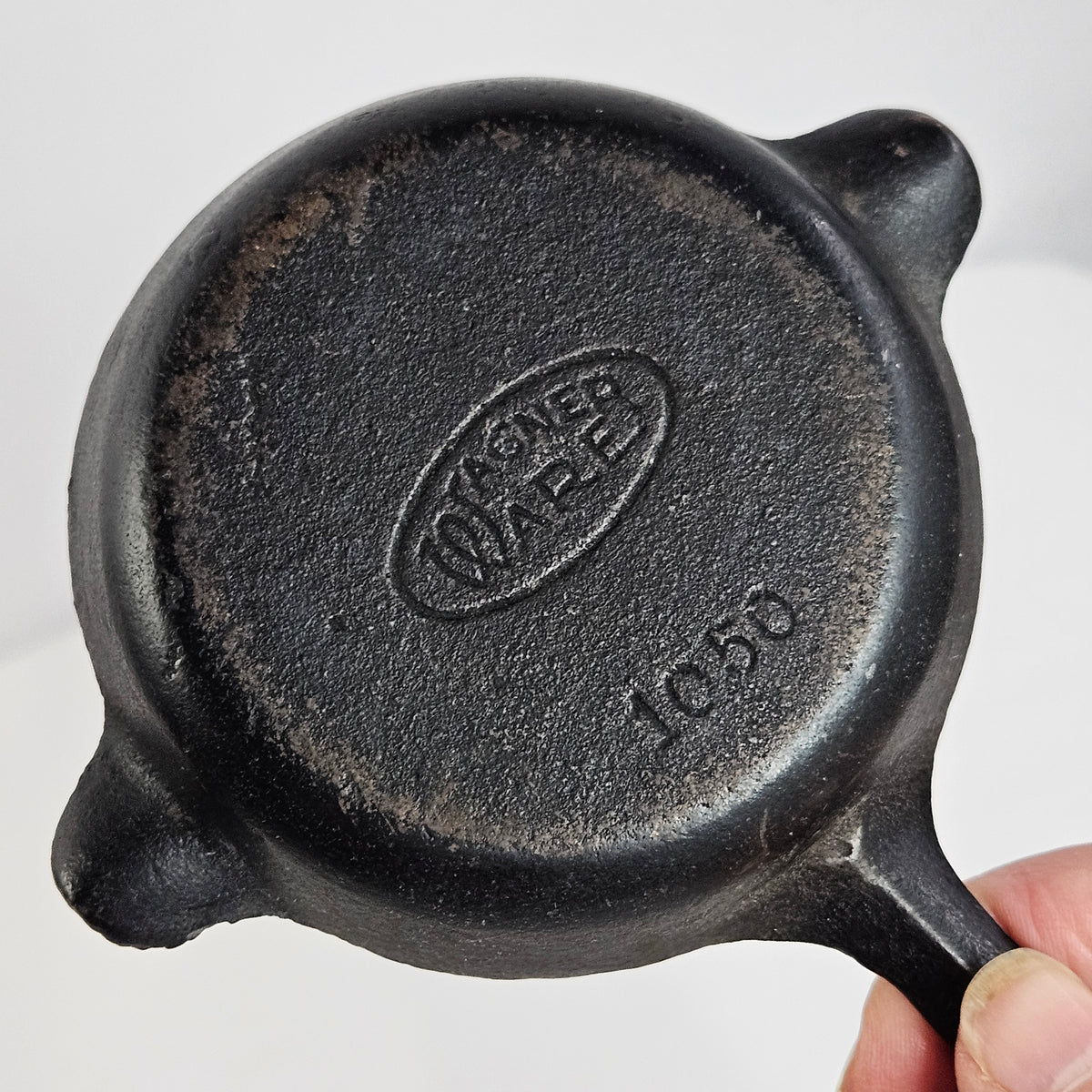 Wagner 1050 vintage cast iron ashtray