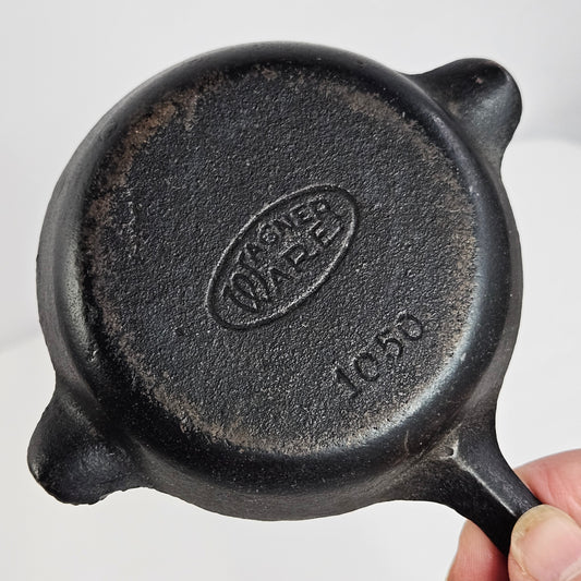 Wagner 1050 vintage cast iron ashtray