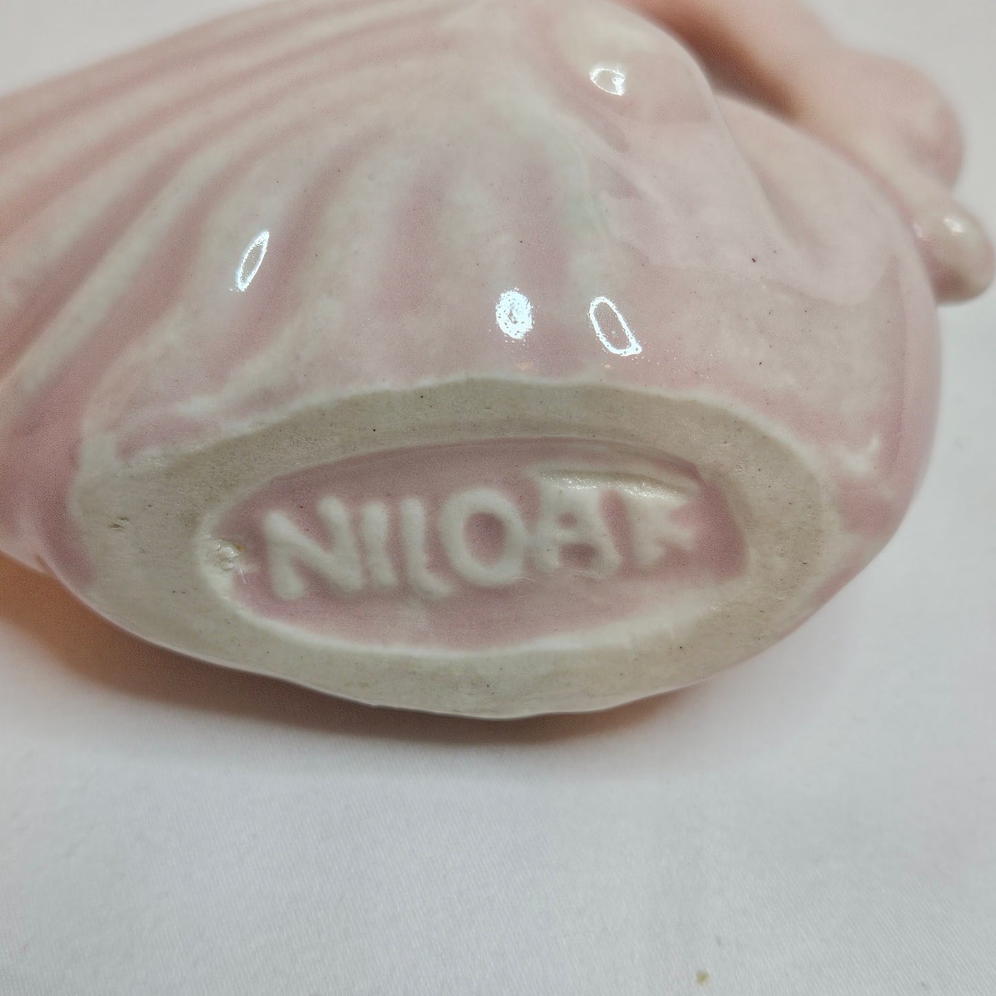 Small Niloak vintage Swan planter, 3.25 inches tall