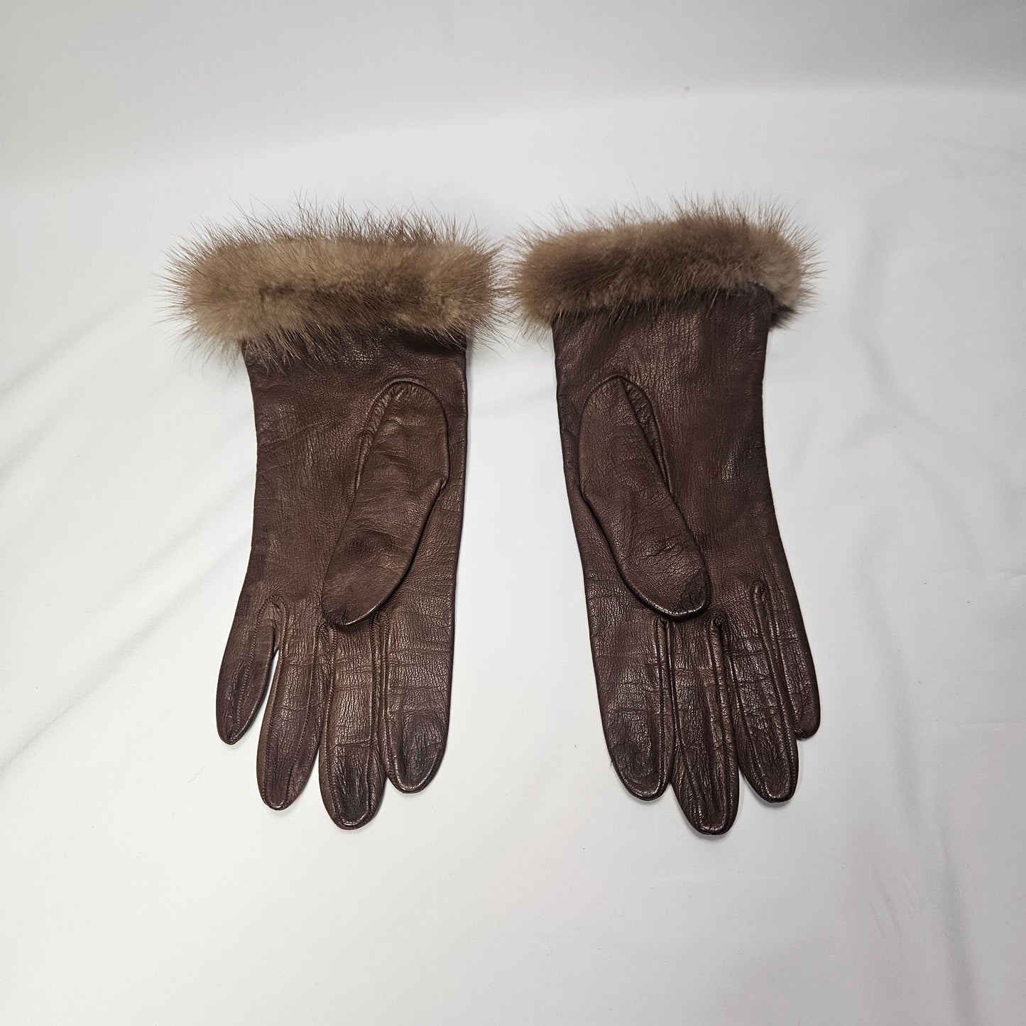 Vintage women's fur trimmed brown leather gloves