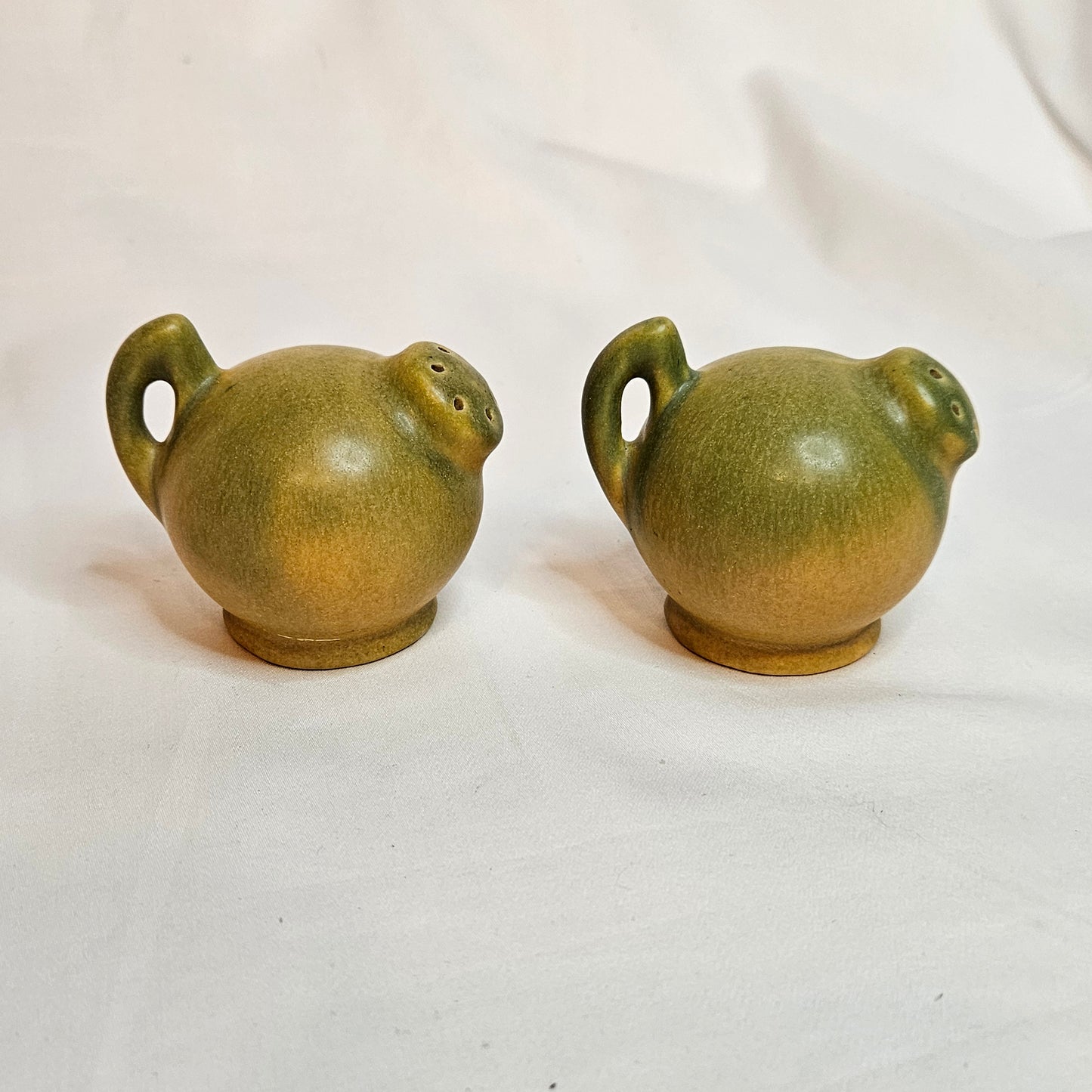 Niloak Pottery, vintage round salt and pepper shakers,  1940s