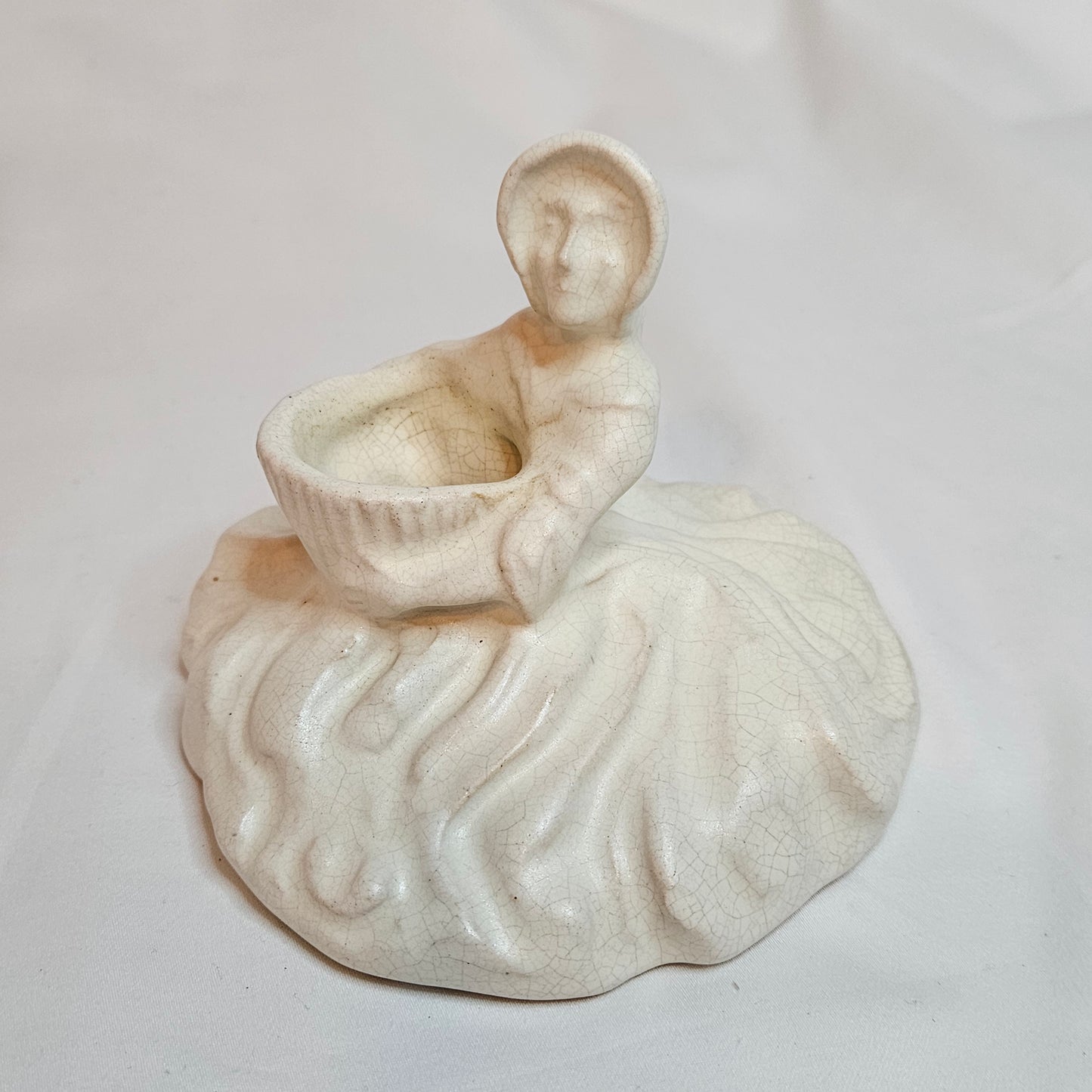Rare, Vintage Niloak Pottery sitting Southern Belle planter, Ivory