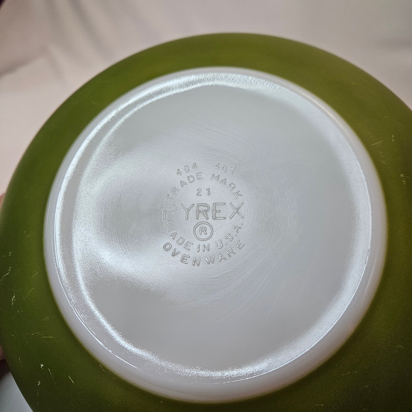 Vintage Pyrex 404, Verde 4 Quart mixing bowl