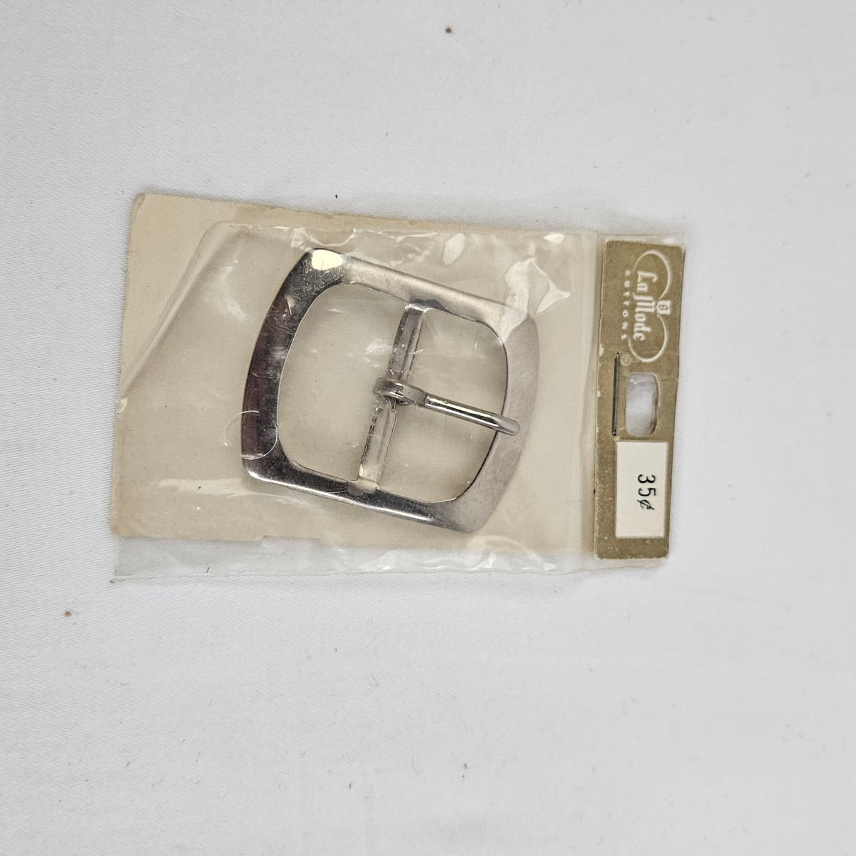 Lot of 11 vintage La Mode fashion belt buckles
