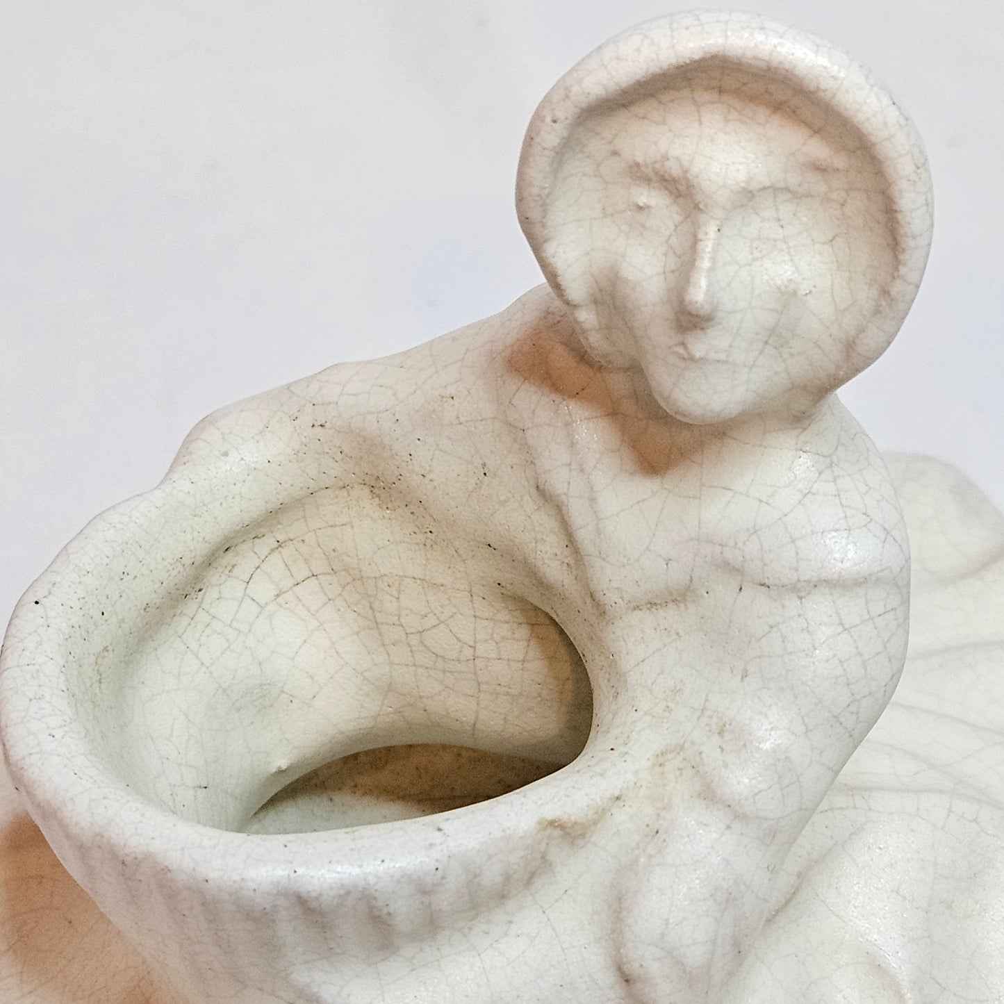 Rare, Vintage Niloak Pottery sitting Southern Belle planter, Ivory