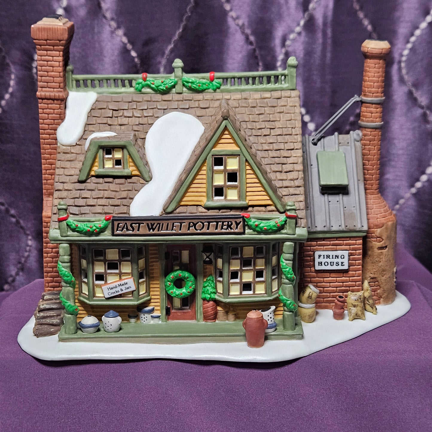 East Willet Pottery, Department 56 New England Village Series, #5657-8