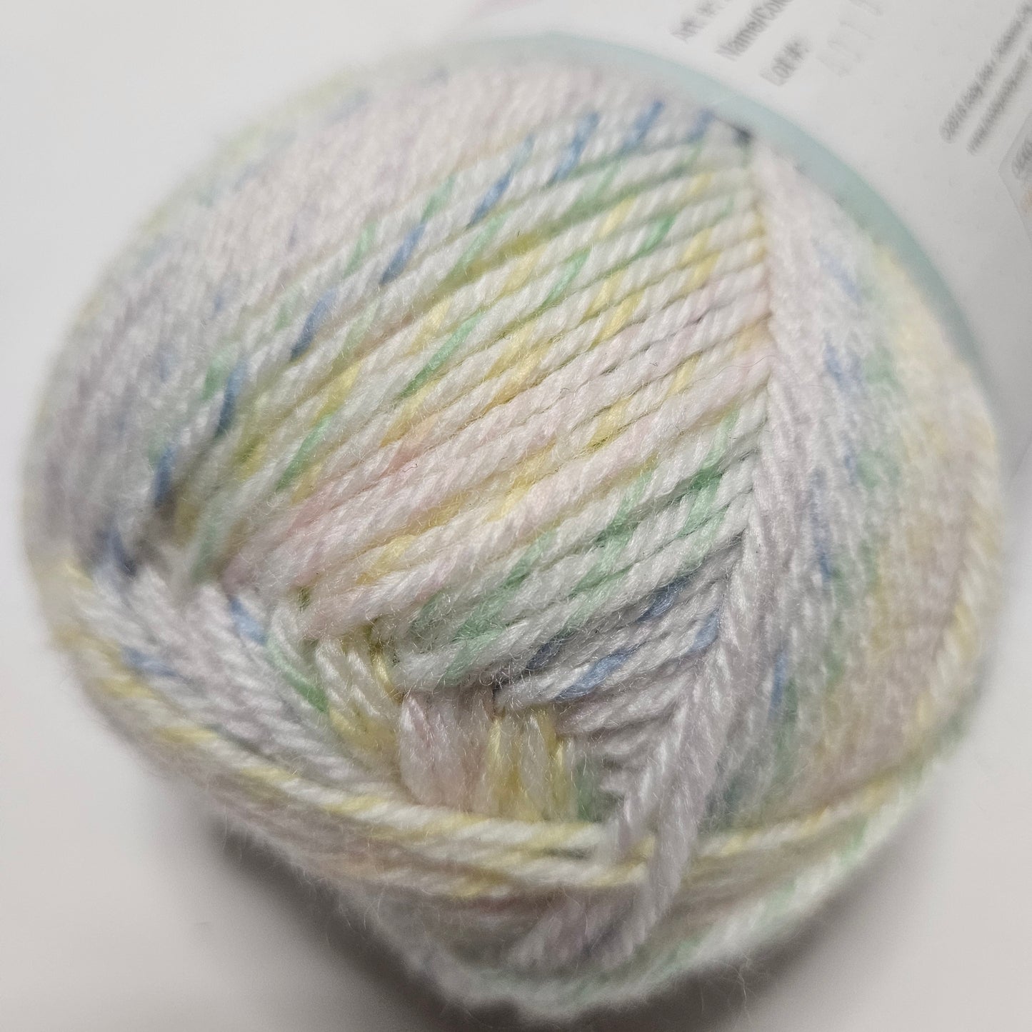Baby Bee Sweet Delight yarn, 60% acrylic 40% polyamide